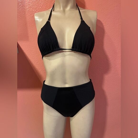 BEACH BUNNY BIKINI SET!! - Picture 1 of 10